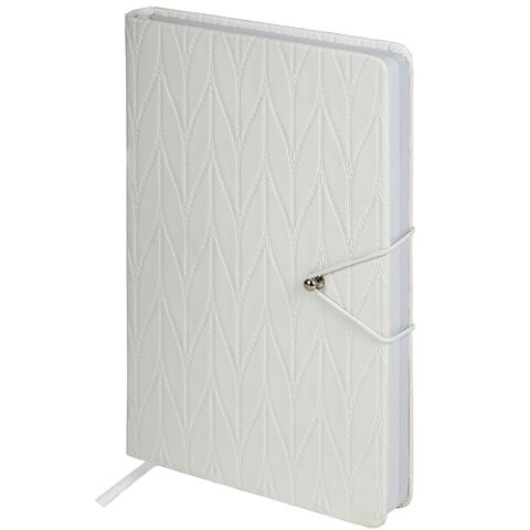 Ежедневник недатированный А5 138х213 мм, BRAUBERG "Braided", под кожу, гвоздик 160 л., белый, 116600 116600