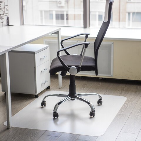 Коврик защитный напольный BRABIX, полипропилен, 90х120 см, матовый, толщина 1,2 мм, 606622 606622