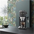Кофеварка рожковая DELONGHI Dedica EC685.BK, 1350 Вт, объем 1,1 л, ручной капучинатор, черная 456515
